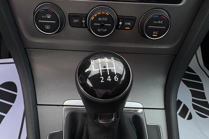 Grøn VW Golf VII fra 2014