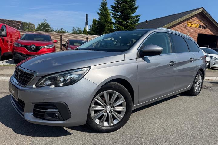 undefined Peugeot 308 fra 2020 set udefra