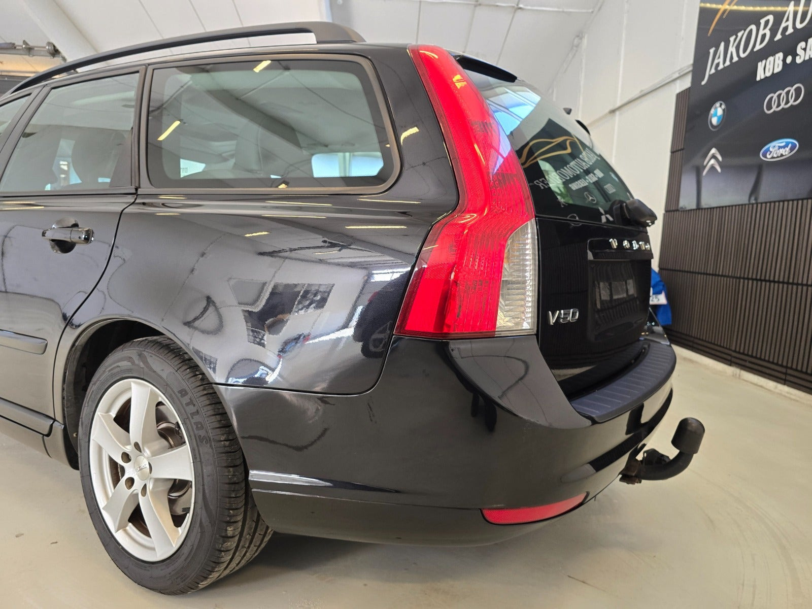 Sort Volvo V50 fra 2011