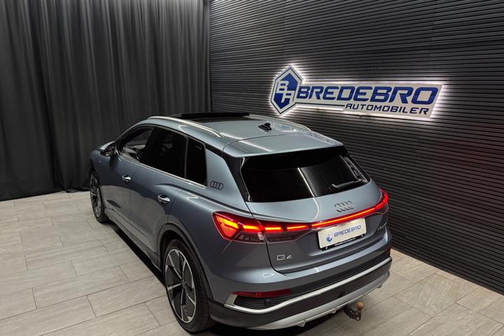 Blå Audi Q4 e-tron fra 2022