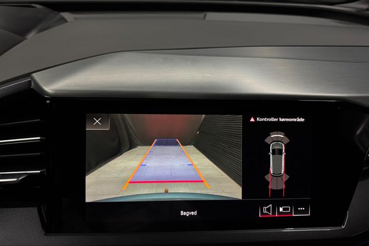 Blå Audi Q4 e-tron fra 2022