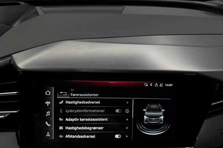 Blå Audi Q4 e-tron fra 2022