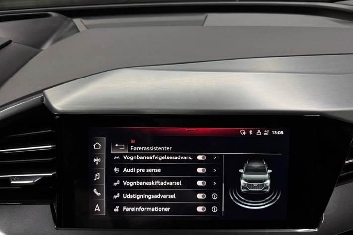 Blå Audi Q4 e-tron fra 2022