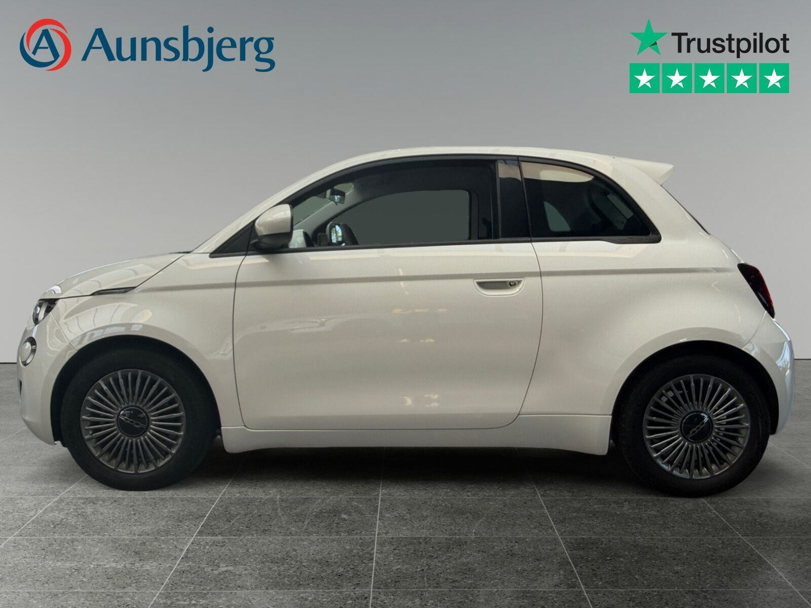 Hvid Fiat 500e fra 2022