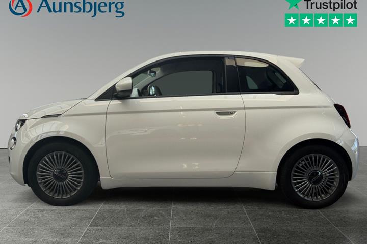 Hvid Fiat 500e fra 2022