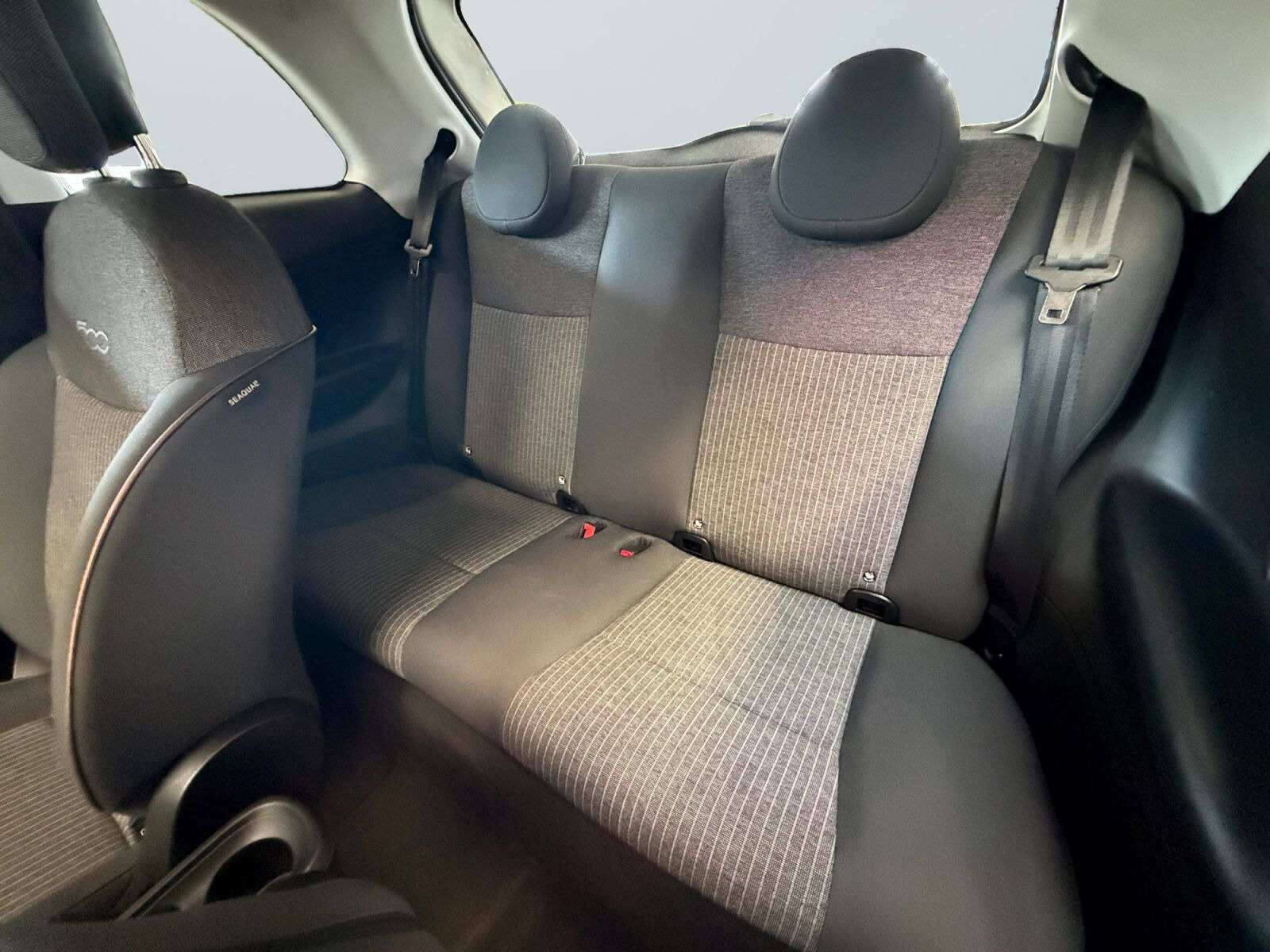 Hvid Fiat 500e fra 2022