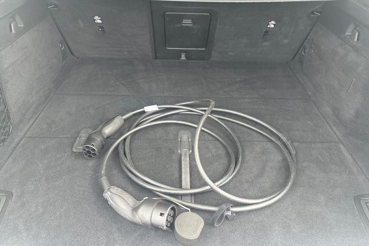 Hvid Polestar 3 fra 2024