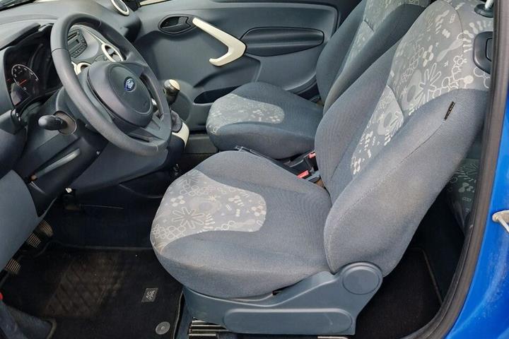 Blå Ford Ka fra 2015