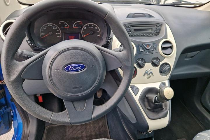 Blå Ford Ka fra 2015
