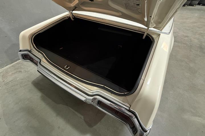 undefined Ford Lincoln Continental fra 1972