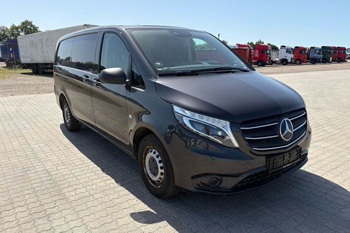 Grå Mercedes Vito 114 fra 2020