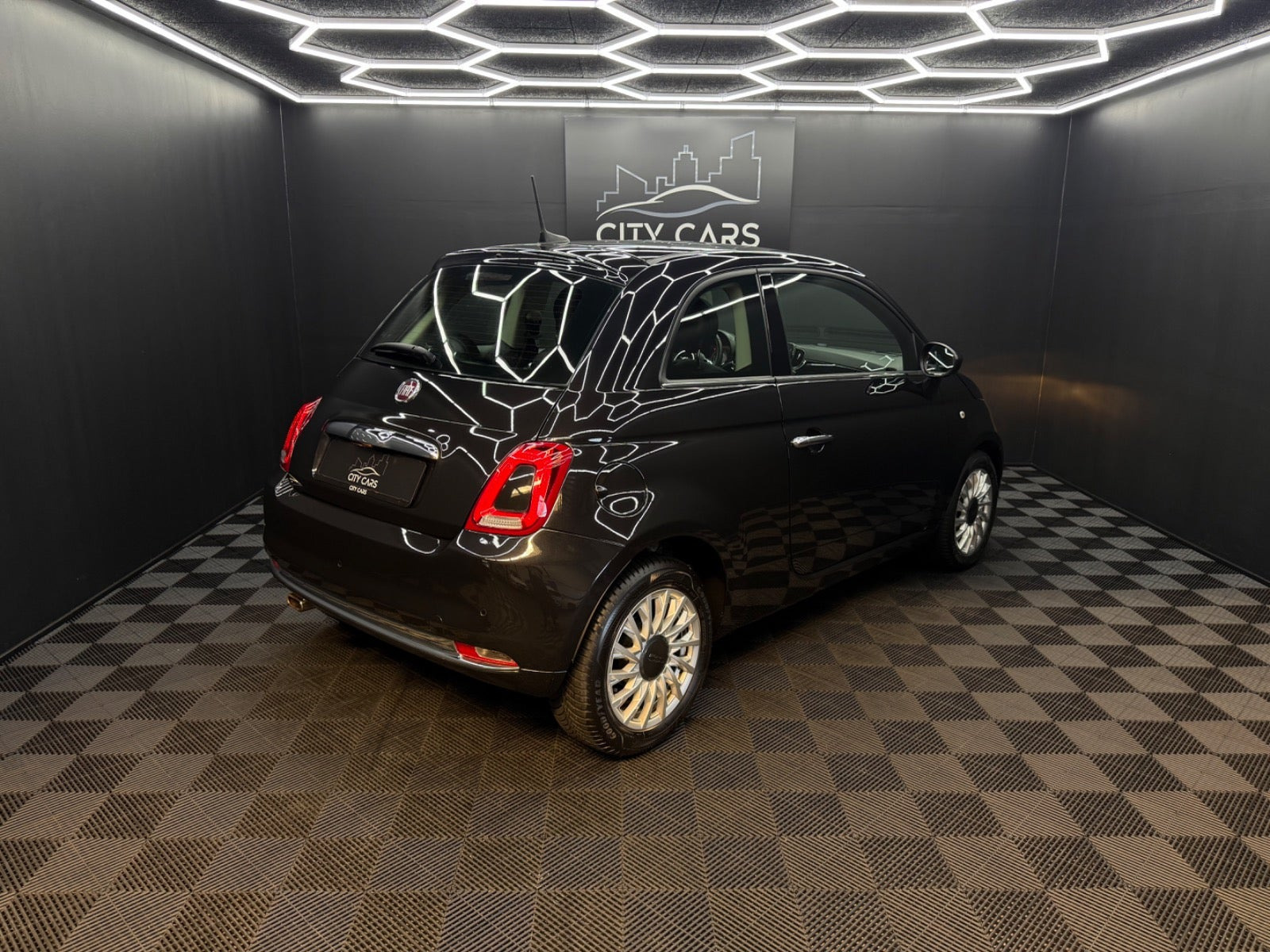Sort Fiat 500 fra 2018