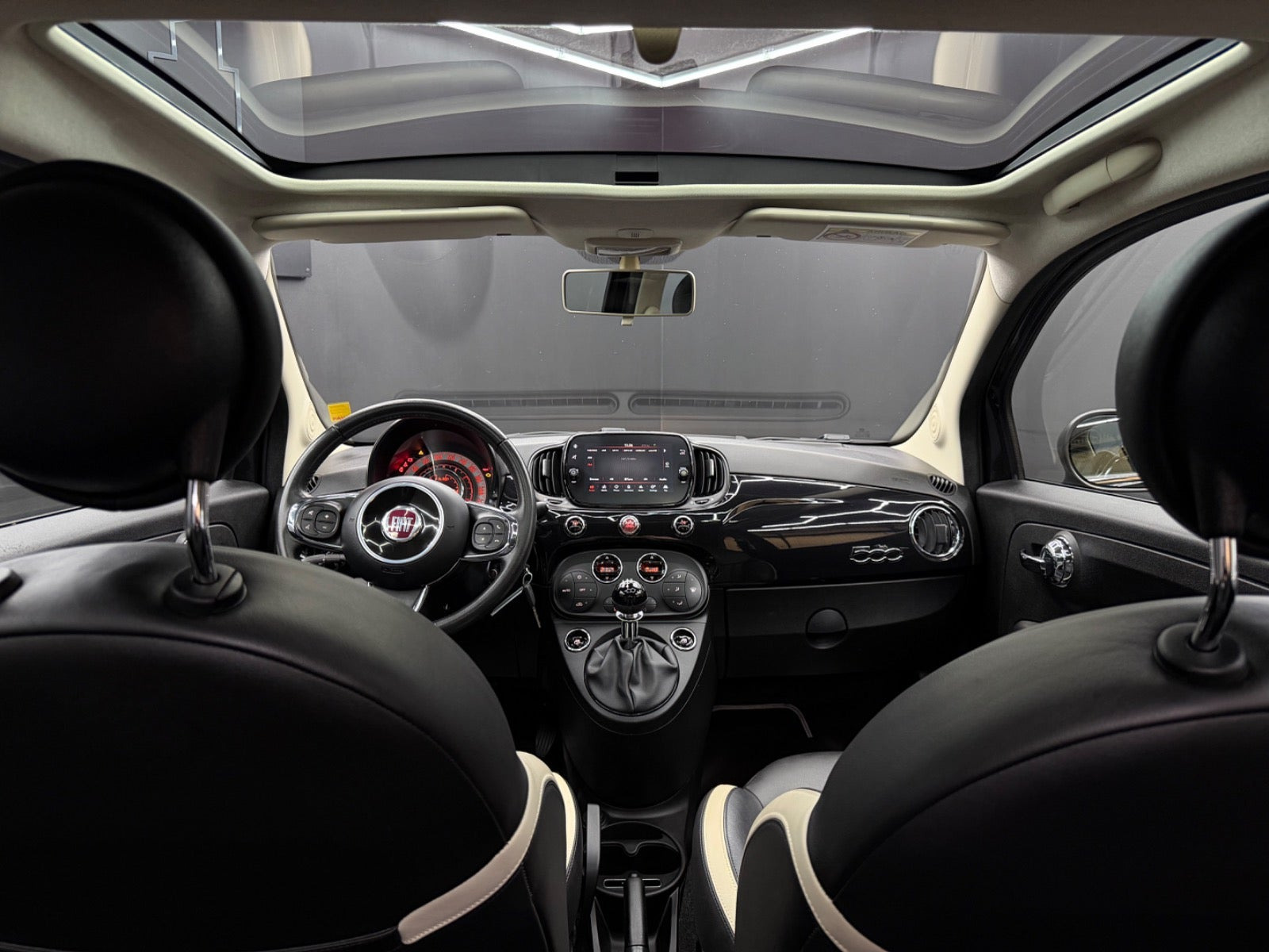 Sort Fiat 500 fra 2018