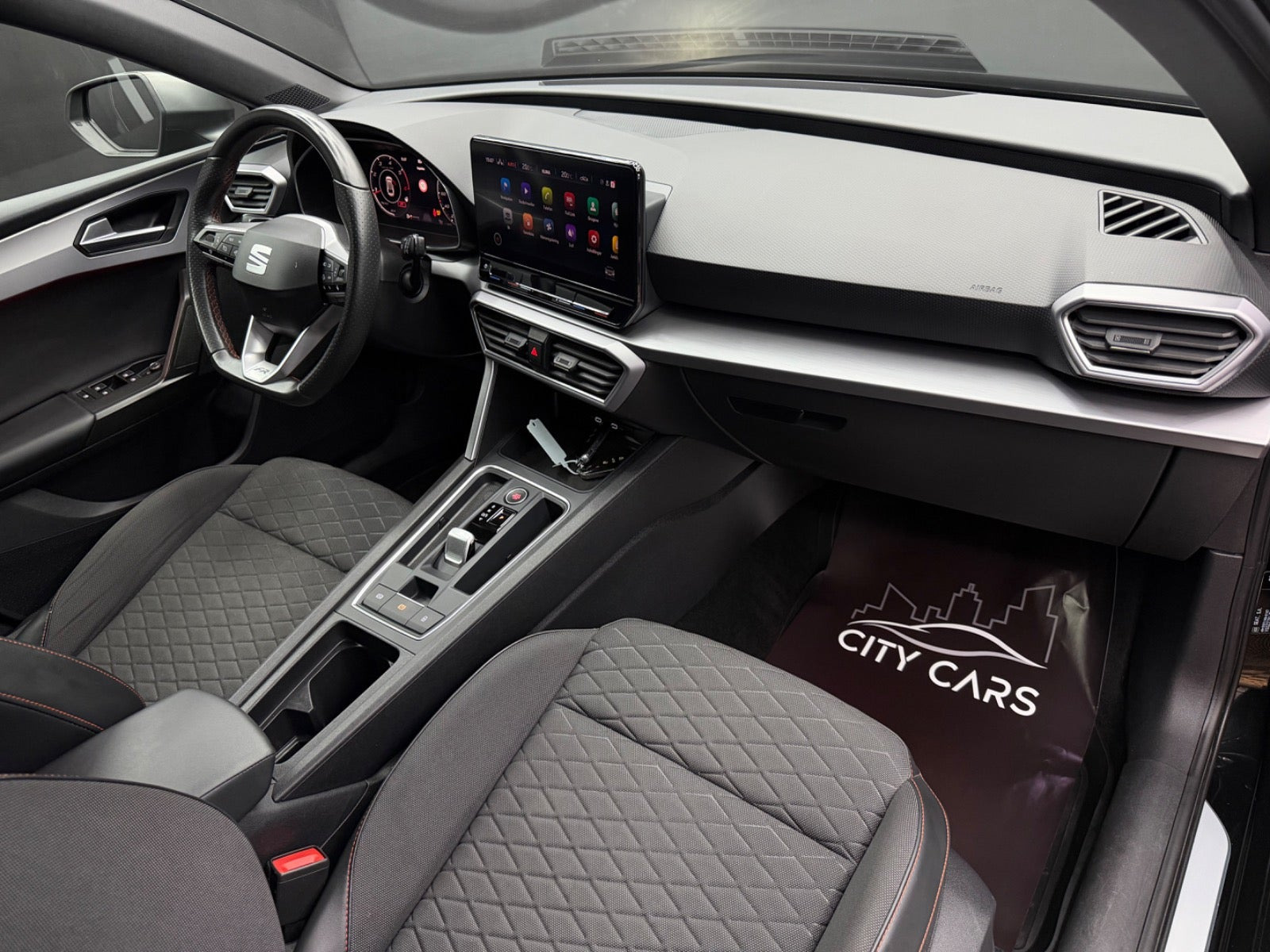 Sort Seat Leon fra 2021