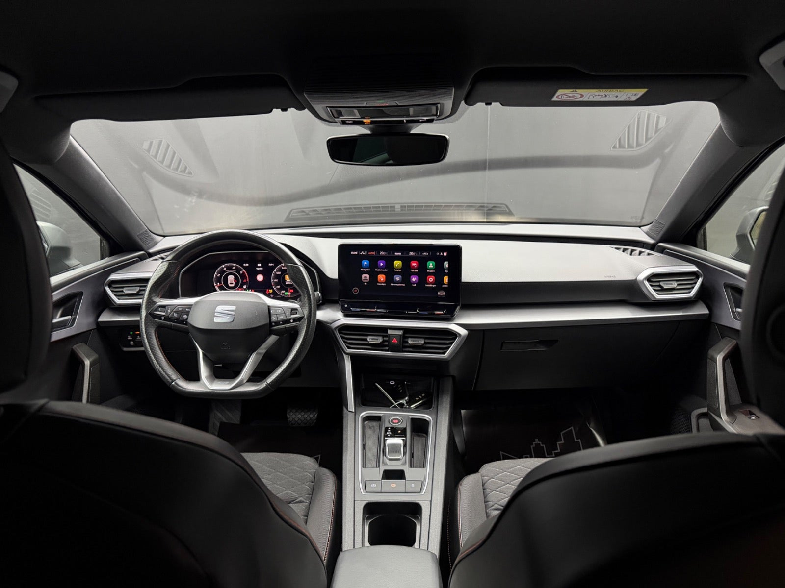 Sort Seat Leon fra 2021