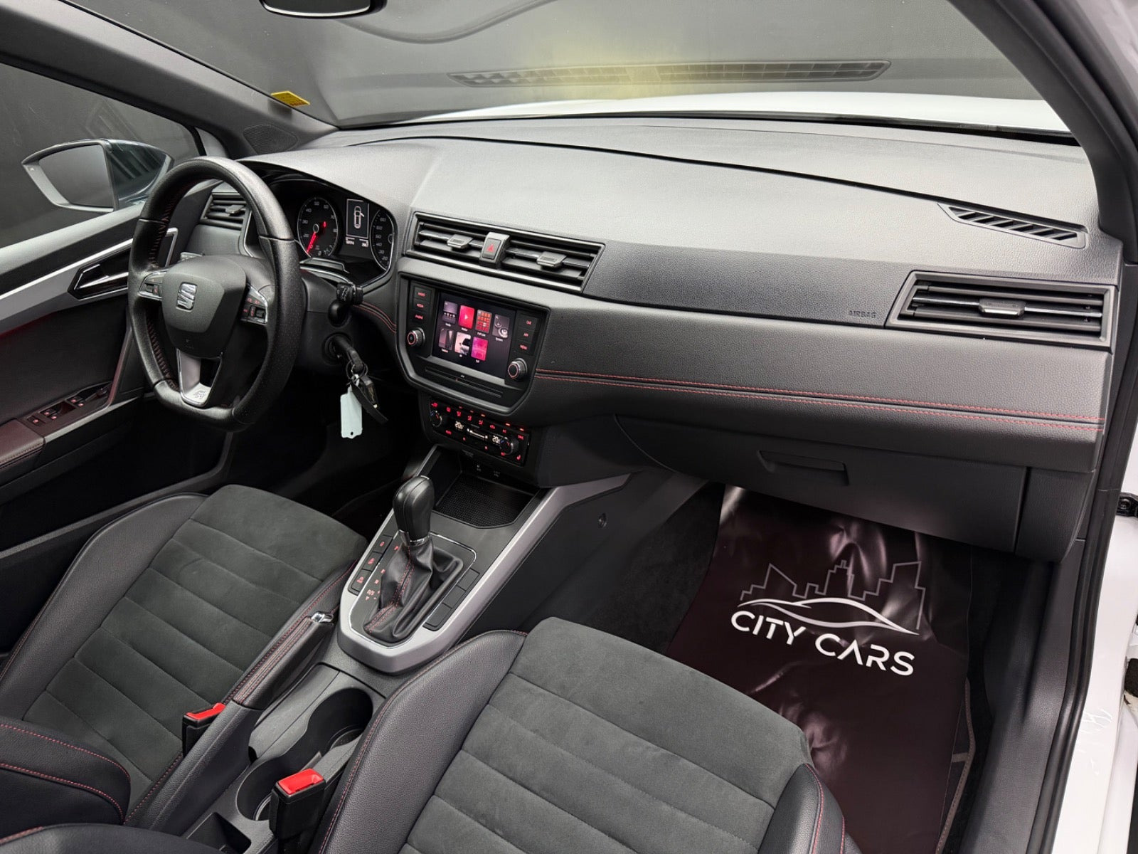 Hvid Seat Arona fra 2019
