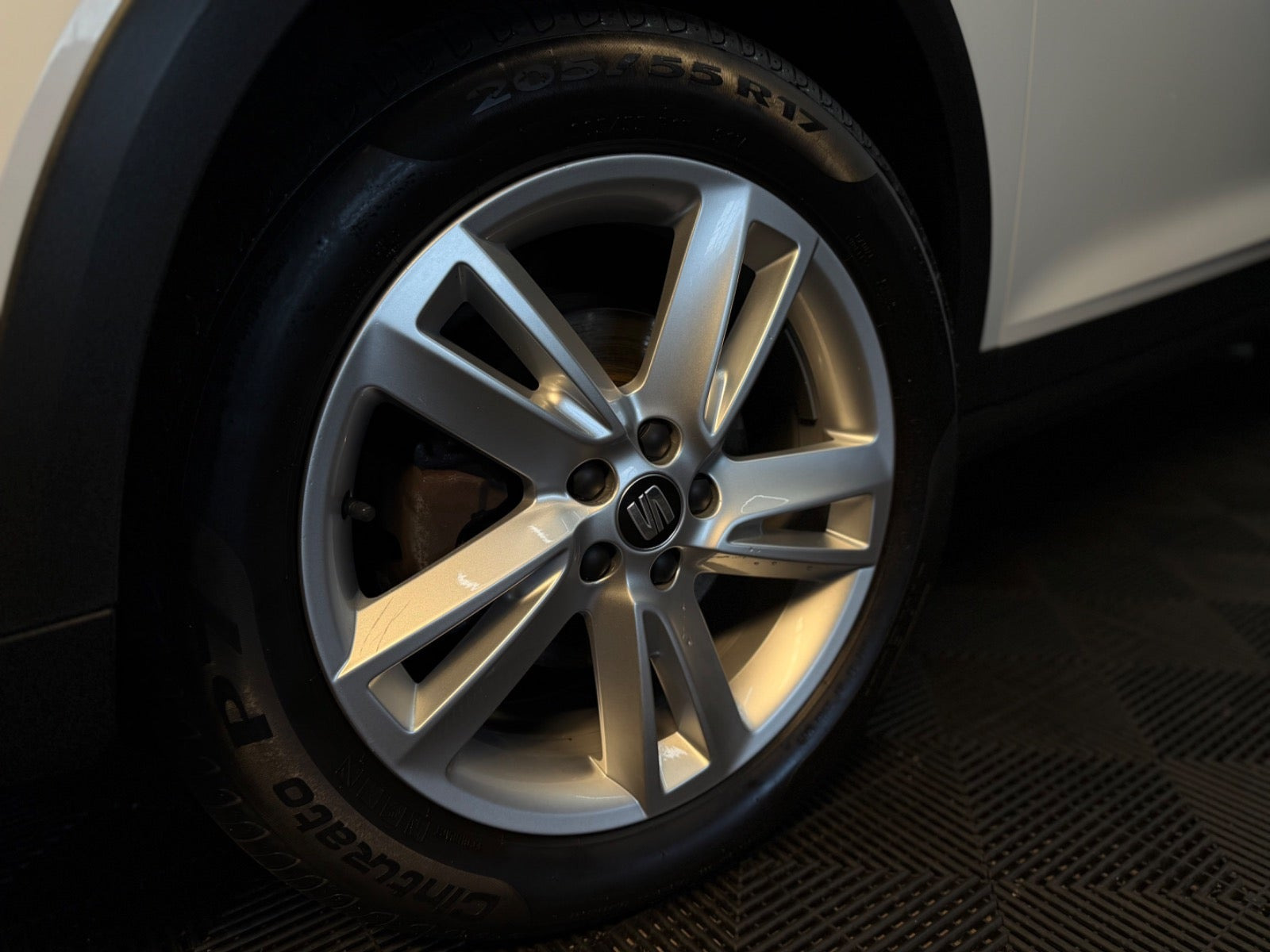 Hvid Seat Arona fra 2019