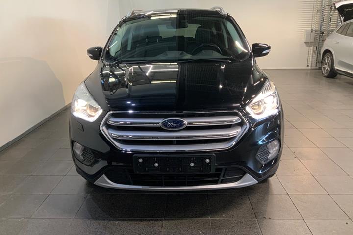 Sort Ford Kuga fra 2018