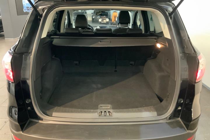 Sort Ford Kuga fra 2018