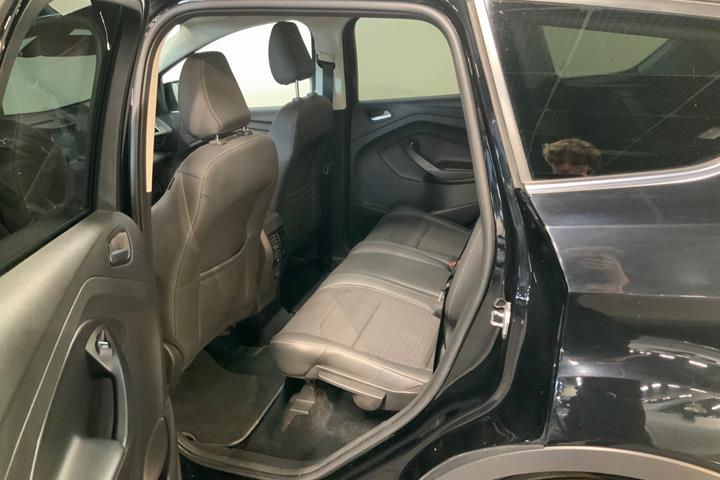 Sort Ford Kuga fra 2018