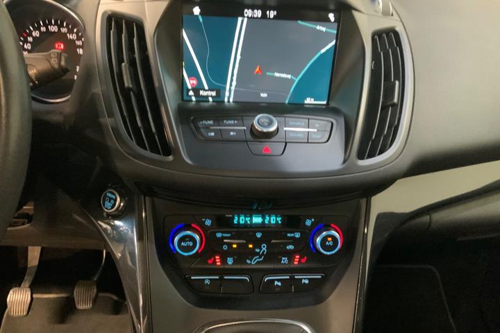 Sort Ford Kuga fra 2018
