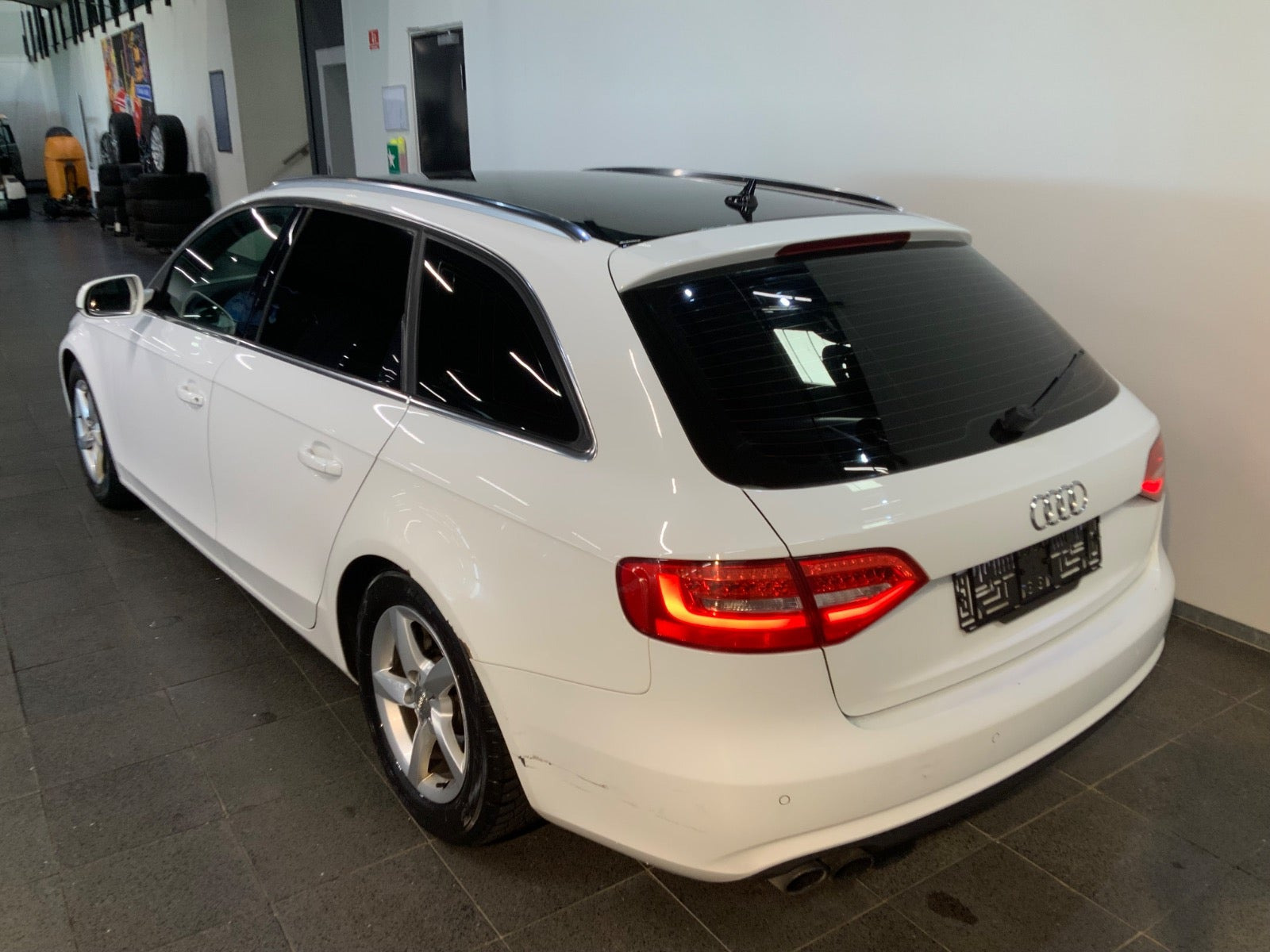 Hvid Audi A4 fra 2014