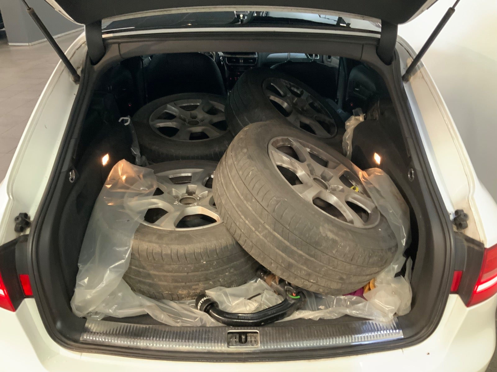 Hvid Audi A4 fra 2014