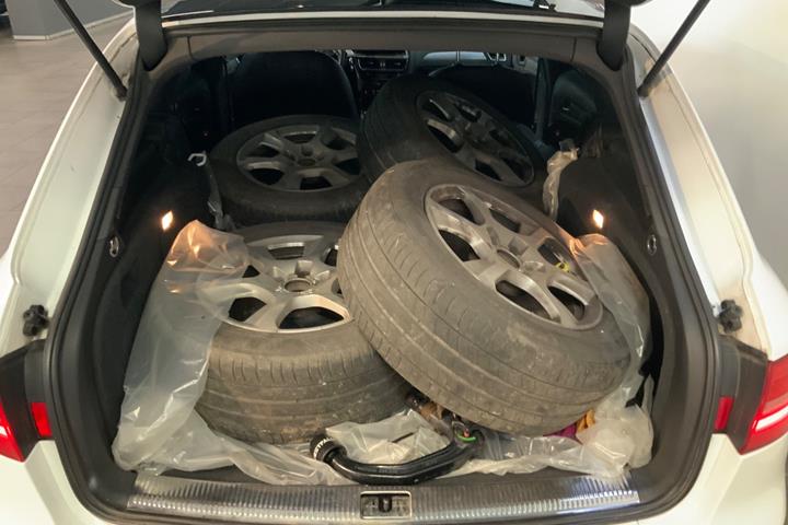 Hvid Audi A4 fra 2014