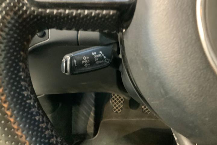 Hvid Audi A4 fra 2014