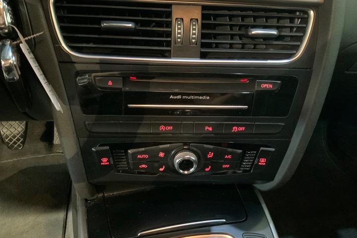 Hvid Audi A4 fra 2014