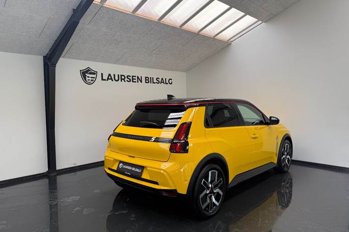 Gul Renault 5 E-Tech fra 2025