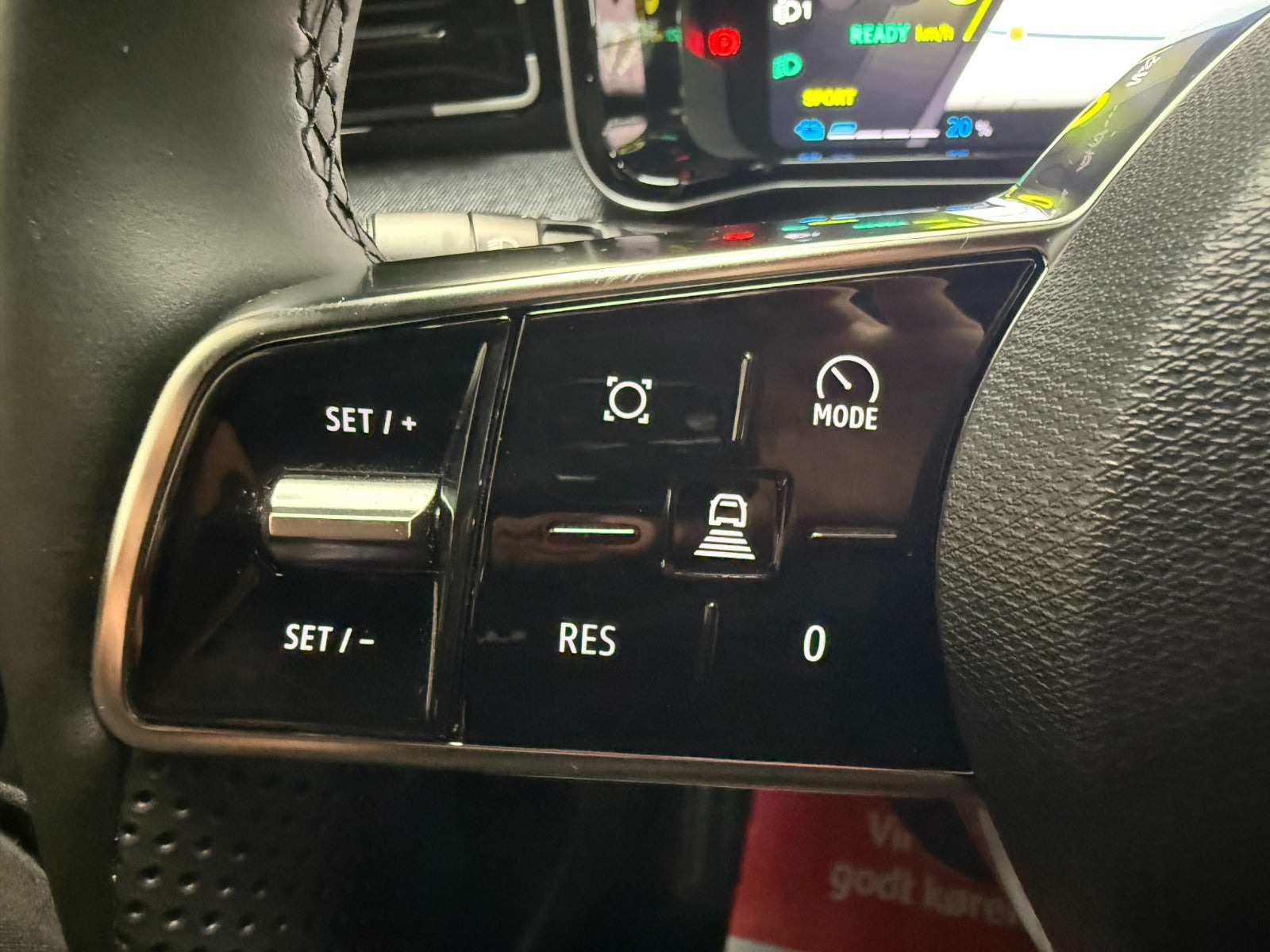 Gul Renault 5 E-Tech fra 2025