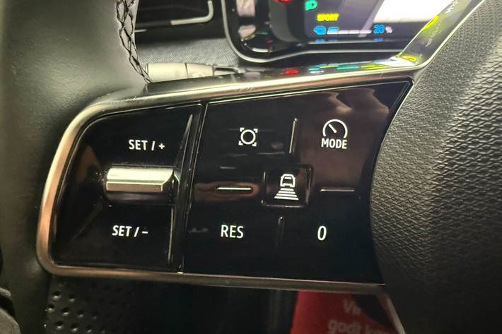 Gul Renault 5 E-Tech fra 2025