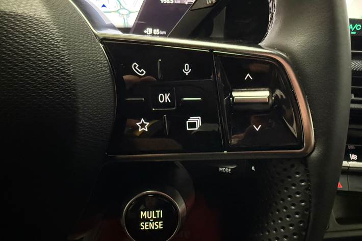 Gul Renault 5 E-Tech fra 2025