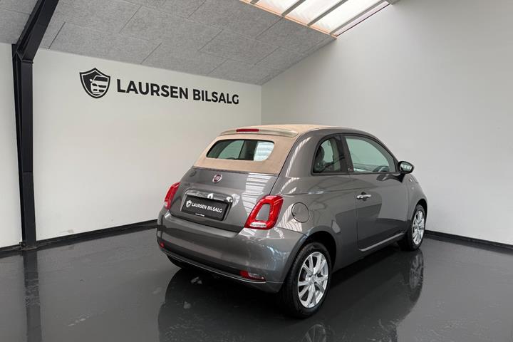 Grå Fiat 500C fra 2015
