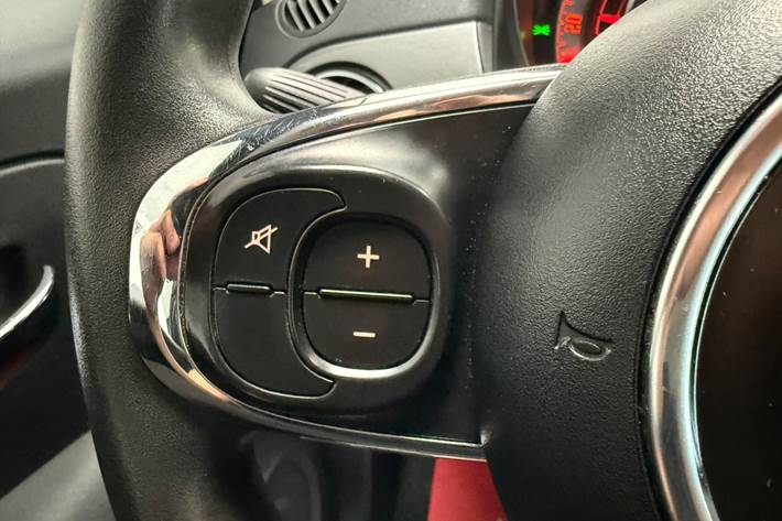 Grå Fiat 500C fra 2015