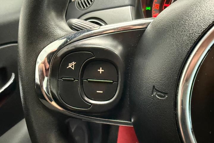 Grå Fiat 500C fra 2015