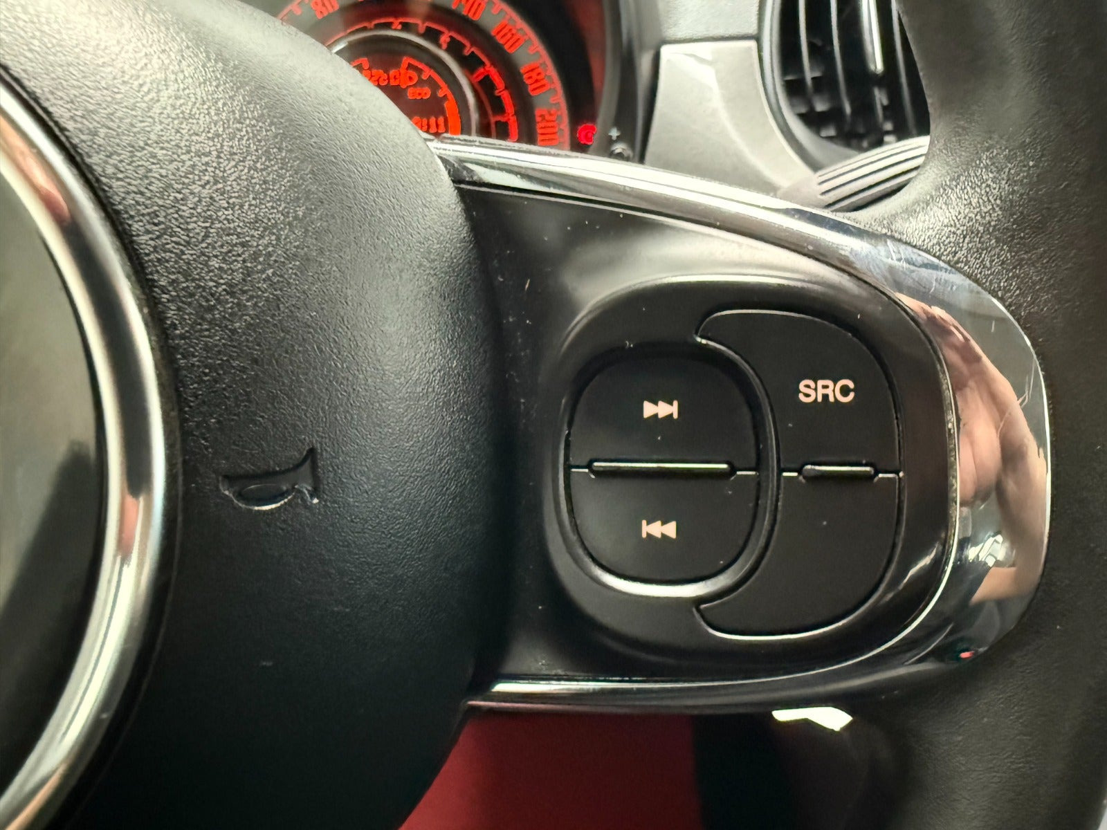 Grå Fiat 500C fra 2015