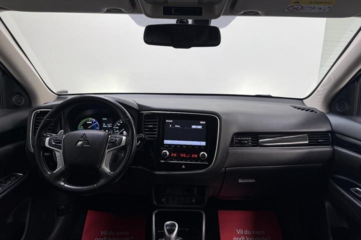 Sort Mitsubishi Outlander fra 2020