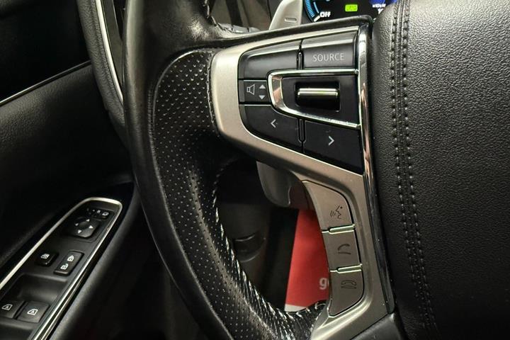 Sort Mitsubishi Outlander fra 2020
