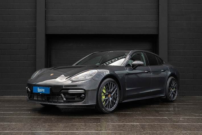 Grå Porsche Panamera Turbo S fra 2018