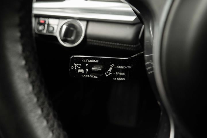 Grå Porsche Panamera Turbo S fra 2018