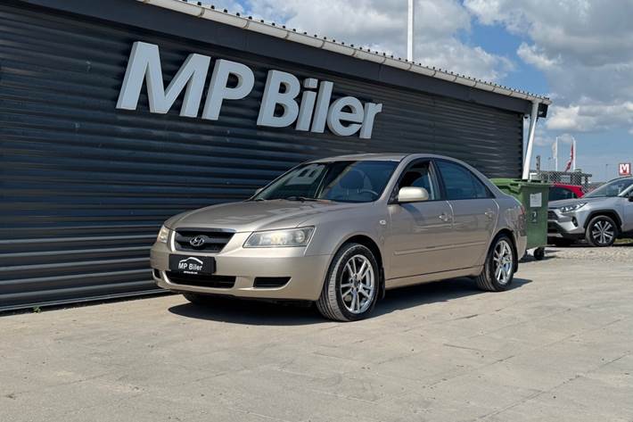 Beige Hyundai Sonata fra 2007