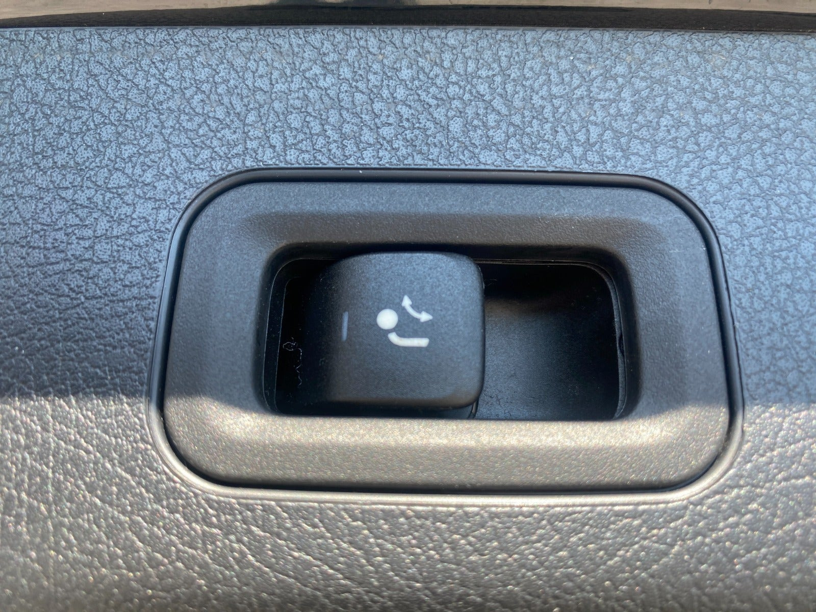 Sort Mercedes GLB200 d fra 2021