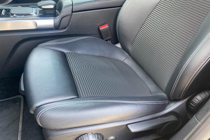 Sort Mercedes GLB200 d fra 2021