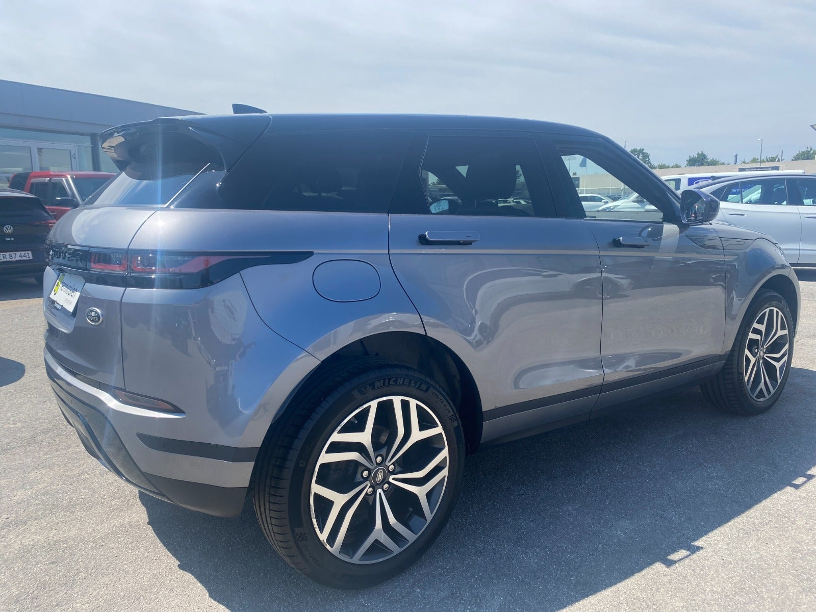 Grå Land Rover Range Rover evoque fra 2019
