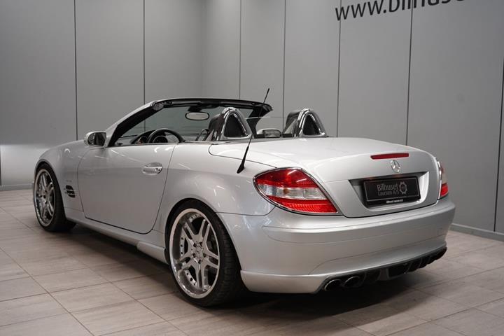 Sølv Mercedes SLK200 fra 2004