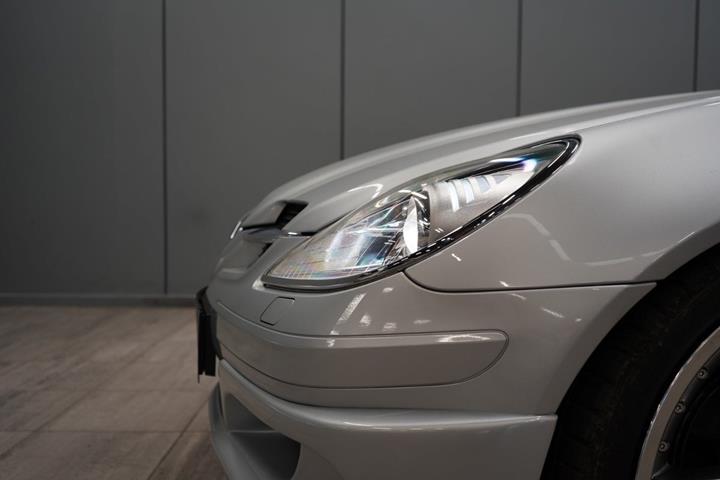 Sølv Mercedes SLK200 fra 2004