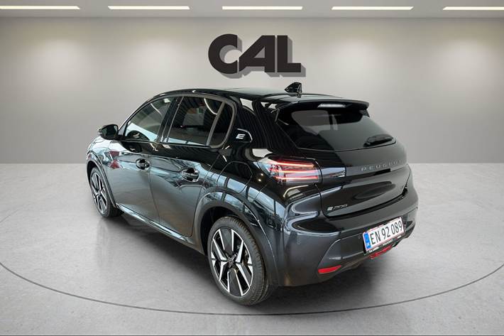 Sort Peugeot e-208 fra 2026