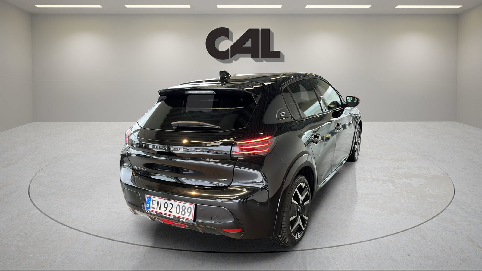 Sort Peugeot e-208 fra 2026